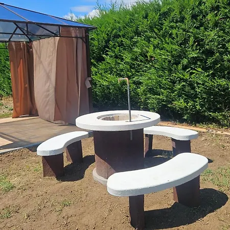 Bagameri Vendeghaz باداتشونيتوماي